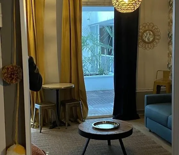 Apartment De Charme, Bed, *